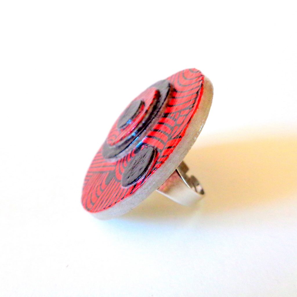 Grande bague ronde en carton - "Rouge Noeuds/Noir"