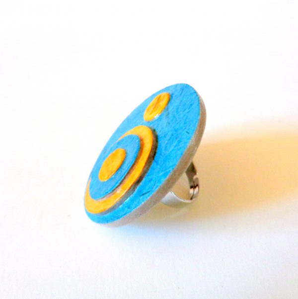 Grande bague ronde en carton - "Bleu turquoise/Jaune ocre"