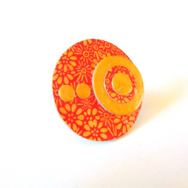 Grande bague ronde en carton - "Orange à fleurs/Jaune ocre"