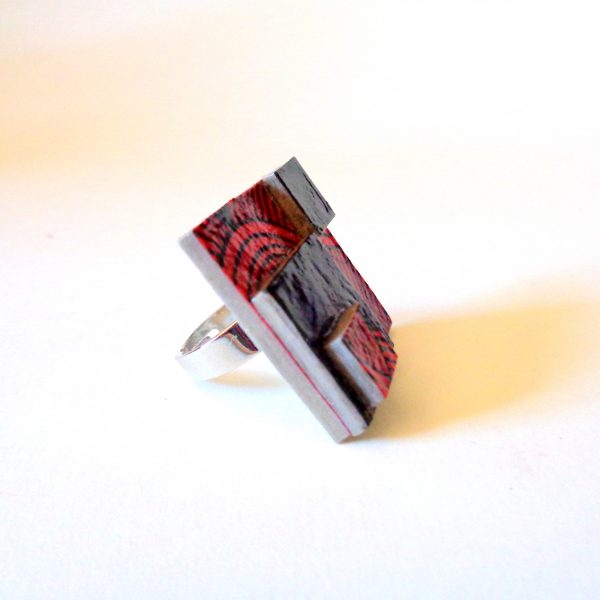 Bague carrée en carton - "Rouge Noeuds/Noir"