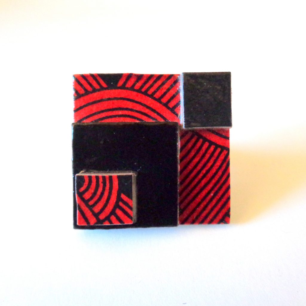 Bague carrée en carton - "Rouge Noeuds/Noir"