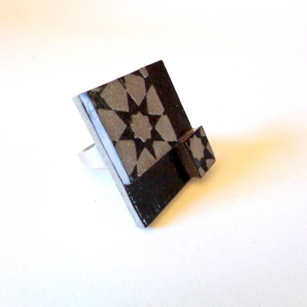 Bague carrée en carton - "Noir et Gris étoilé"