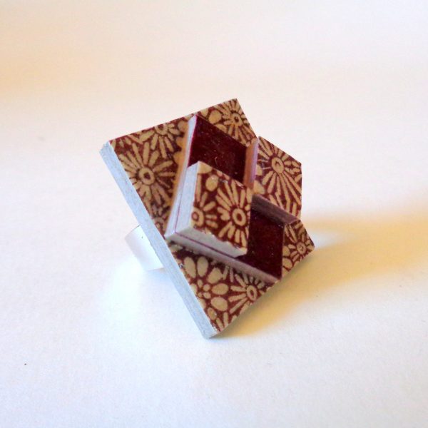 Bague carrée en carton - "Bordeaux à fleurs et bordeaux"