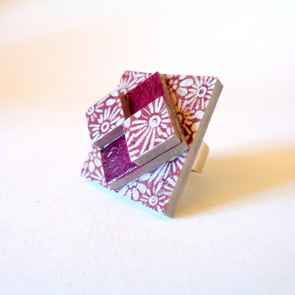 Bague carrée en carton - "Bordeaux à fleurs et bordeaux"