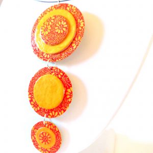 Long pendentif "Ronds" en carton - Orange à fleurs/Jaune ocre – Image 2