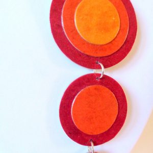 Long pendentif "Ronds" en carton - Rouge carmin et jaune – Image 3