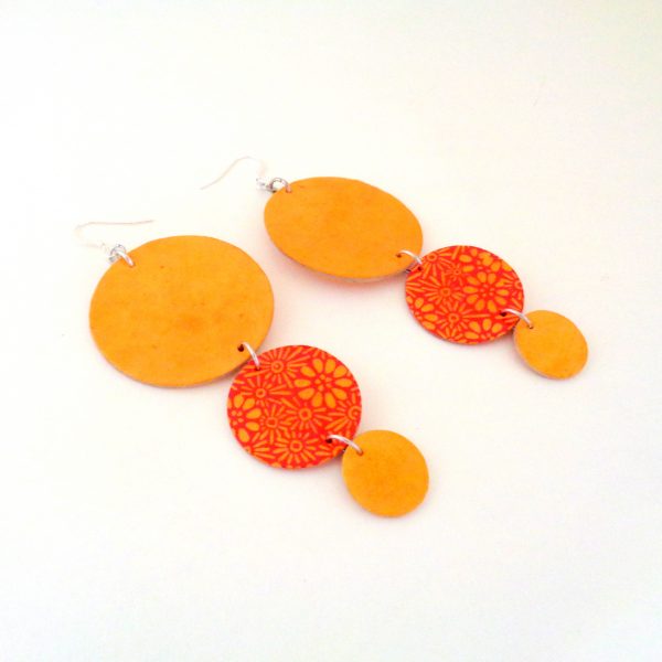 Boucles d'oreille en carton - Longues rondes - Jaune ocre et orange à fleurs - Argent 925