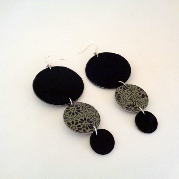 Boucles d'oreille en carton - Longues rondes - Noir et gris à fleurs - Argent 925