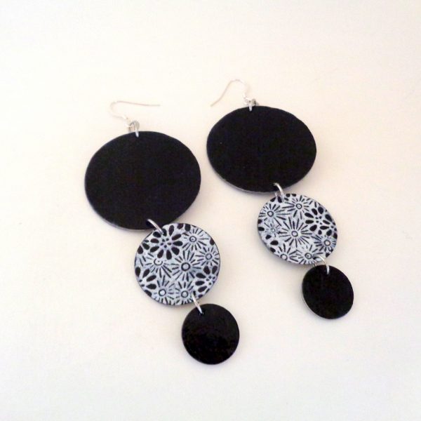 Boucles d'oreille en carton - Longues rondes - Noir et blanc à fleurs - Argent 925
