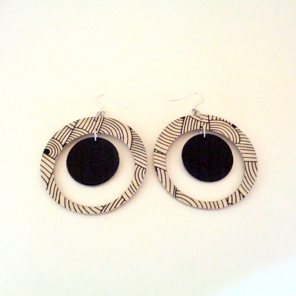 Boucles d'oreille en carton - "Grandes créoles plus 1" - Blancs Nœuds/Noir - Argent 925