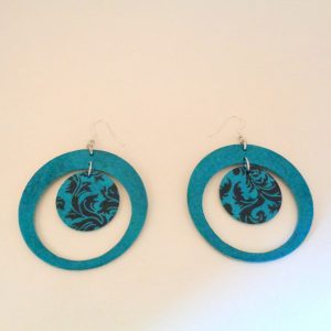 Boucles d'oreille en carton - Grande créole plus 1 - Bleu turquoise/feuilles bleu et noir - Argent 925 – Image 2