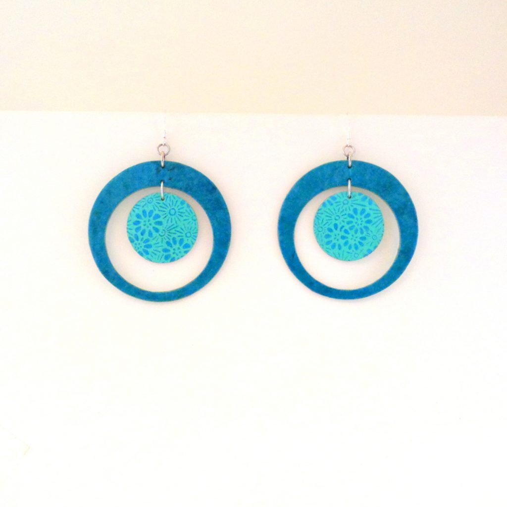 Boucles d'oreille en carton - Grande créole plus 1 - Bleu turquoise/Bleu fleuri - Argent 925