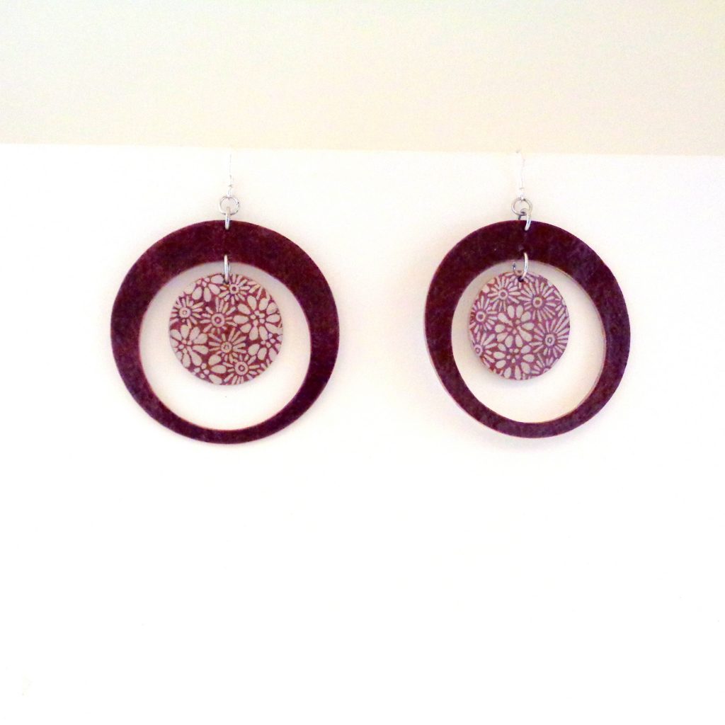 Boucles d'oreille en carton - Grandes créoles plus une - Bordeaux/Fleurs bordeaux - Argent 925
