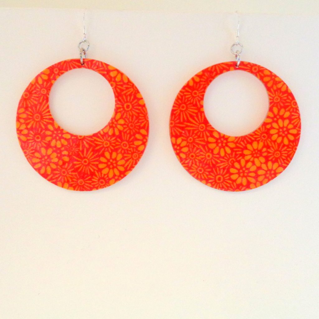 Boucles d'oreille en carton - Grandes créoles - Orange à fleurs - Argent 925
