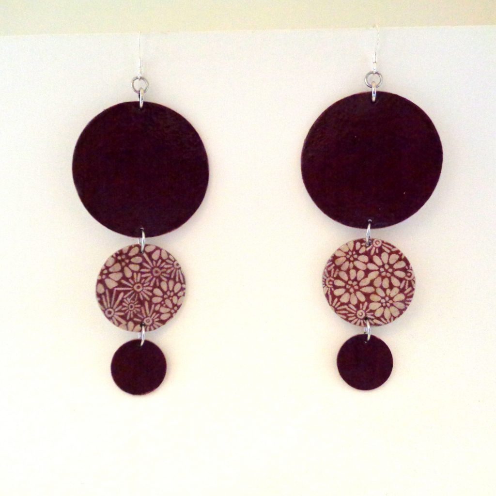 Boucles d'oreille en carton - Longues rondes - Bordeaux à fleurs - Argent 925