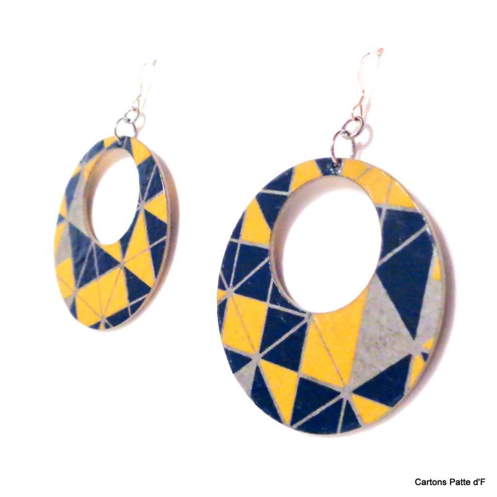 Boucles d'oreille en carton - Grandes Créoles - Bleu et Jaune Géo - Argent 925