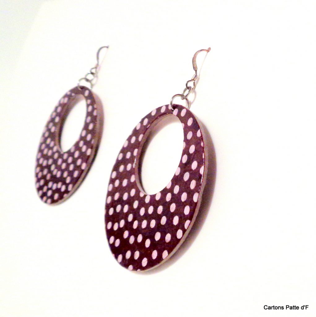 Boucles d'oreille en carton - Grandes Créoles - Marron à petits pois blancs - Argent 925