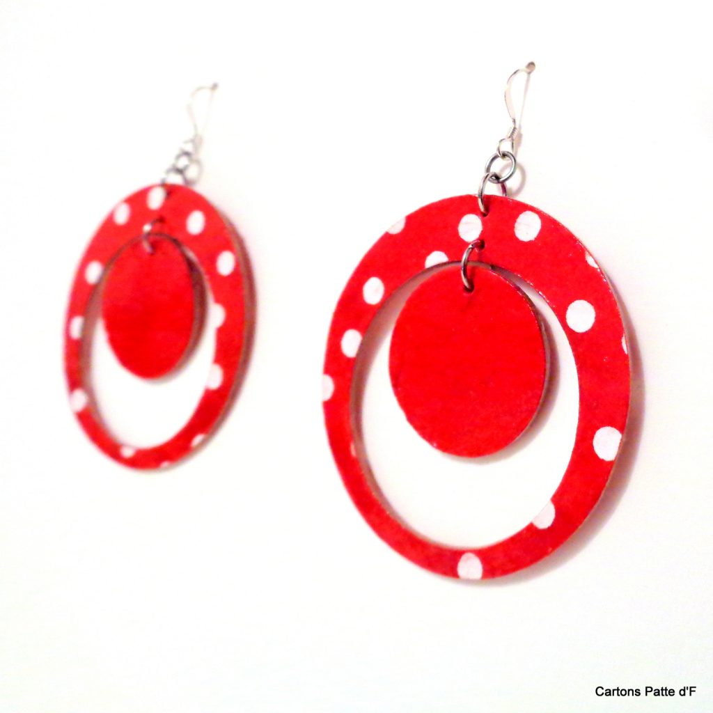 Boucles d'oreille en carton - "Grandes créoles plus une" - Rouge à petits pois blancs/Rouge - Argent 925