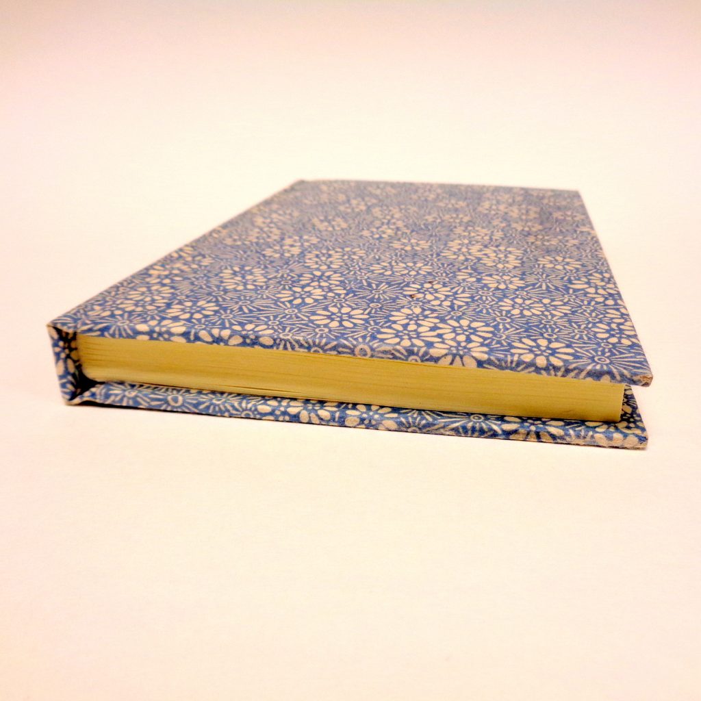 Carnet de poche - 11 cm x 16 cm - "Fleurs bleues porcelaine" - 144 pages