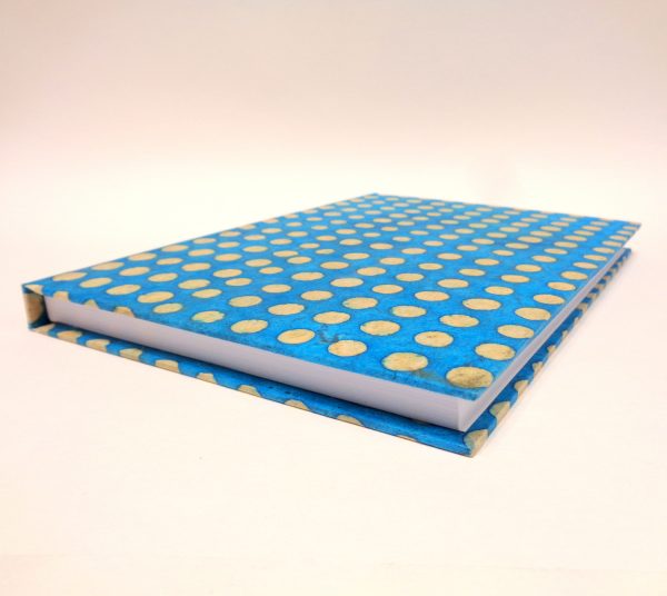 Carnet A5 - 15,5 cm X 22 cm - "Bleu turquoise à pois" - 160 pages blanches -