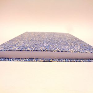 Carnet A5 - 15,5 cm X 22 cm - "Bleu fleurs porcelaine" - 160 pages blanches - – Image 3