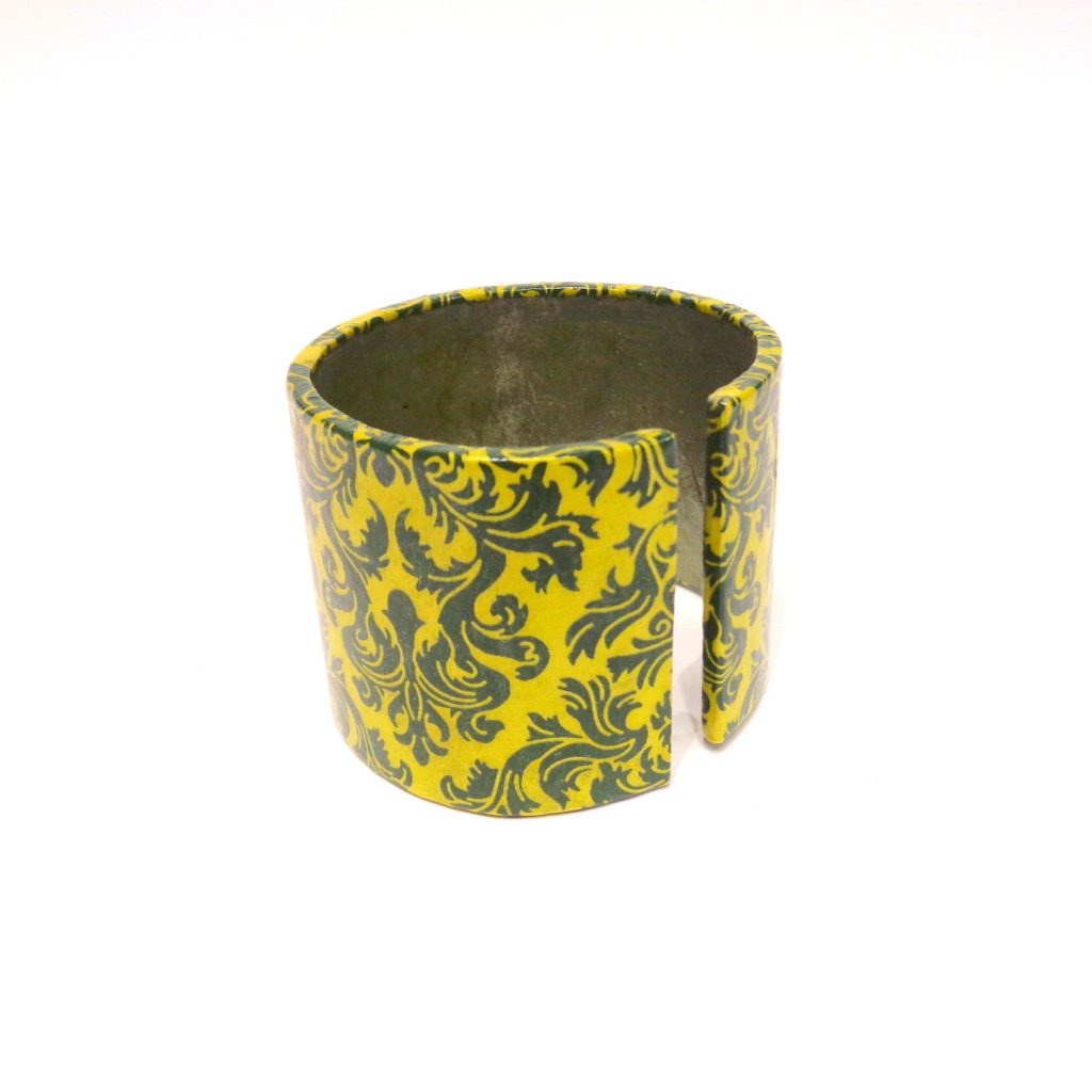 Bracelet manchette en carton - "Vert baroque"