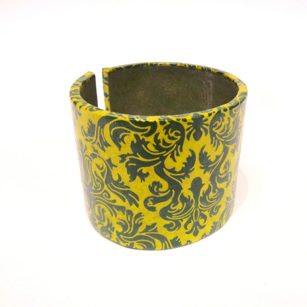 Bracelet manchette en carton - "Vert baroque"