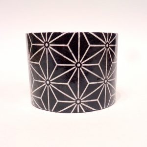 Bracelet manchette en carton - "Noir étoilé" – Image 4