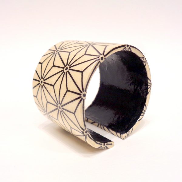 Bracelet manchette en carton - "Blanc étoilé"