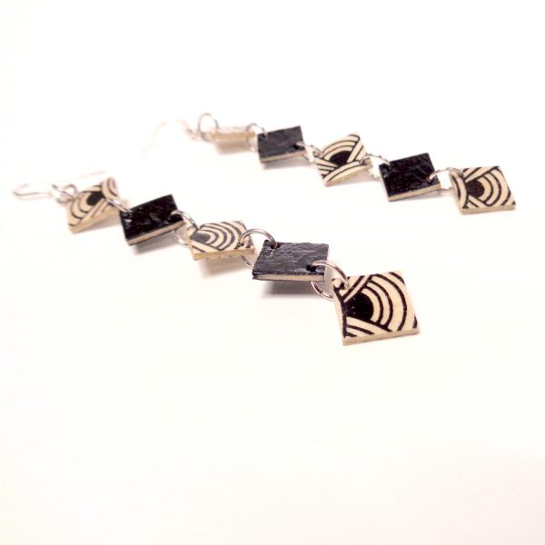 Boucles d'oreille en carton - Longues fines - Blanc Nœuds/Noir  - Argent 925