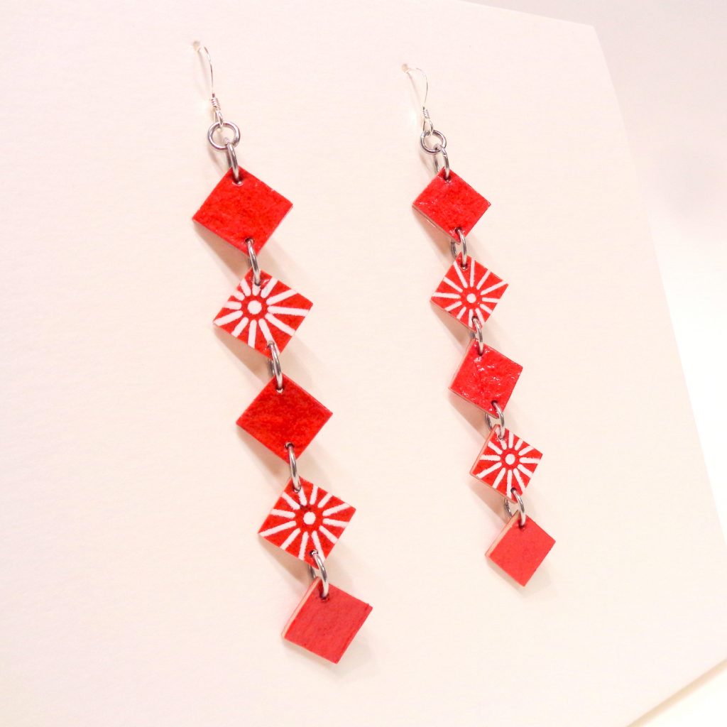 Boucles d'oreille en carton - Longues fines - Rouge/Rouge étoilé - Argent 925
