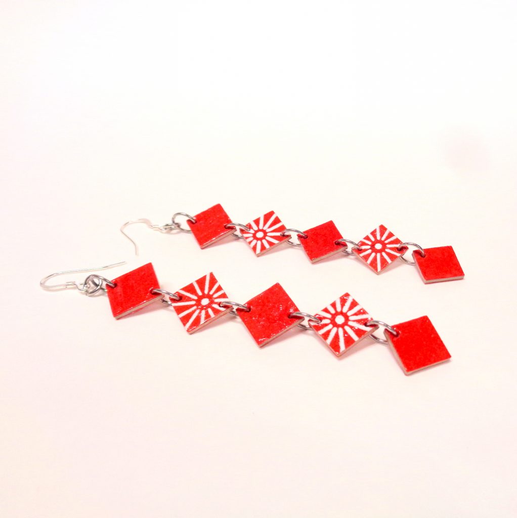 Boucles d'oreille en carton - Longues fines - Rouge/Rouge étoilé - Argent 925