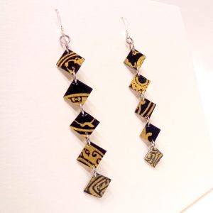 Boucles d'oreille en carton - Longues fines - Or Noir - Argent 925 – Image 2