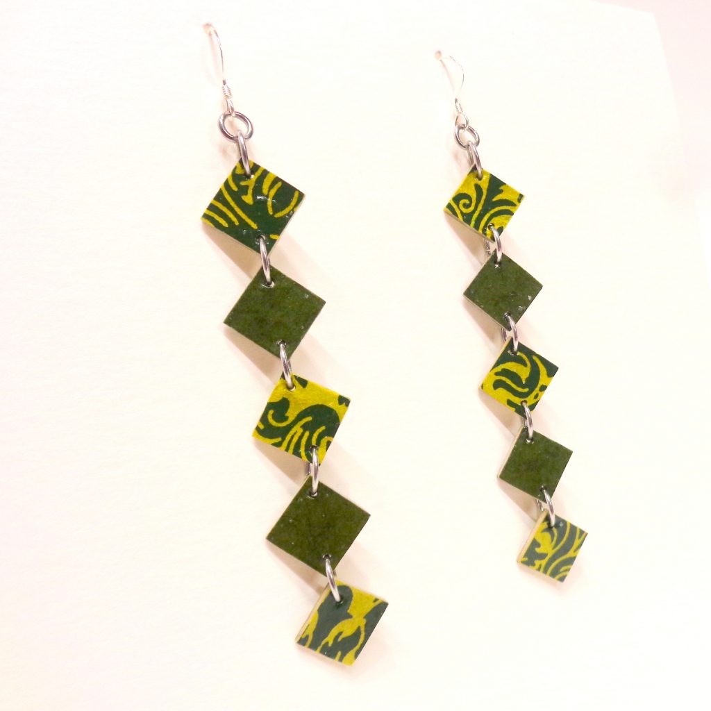 Boucles d'oreille en carton - Longues fines - Vert Baroque/Vert- Argent 925
