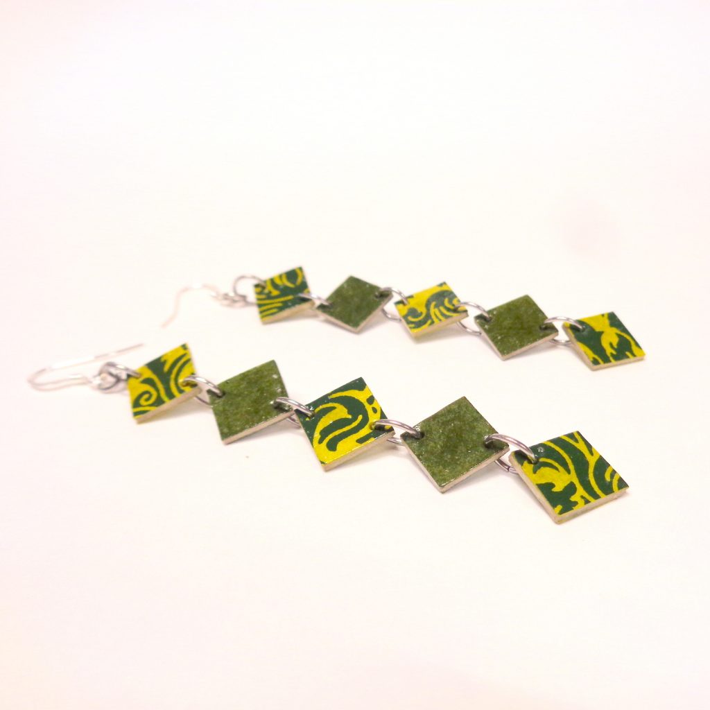Boucles d'oreille en carton - Longues fines - Vert Baroque/Vert- Argent 925