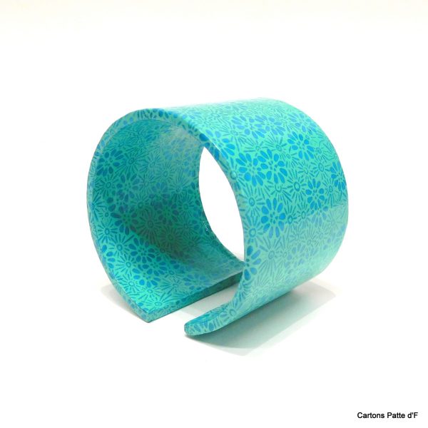 Bracelet manchette en carton - "Bleu turquoise fleuri"