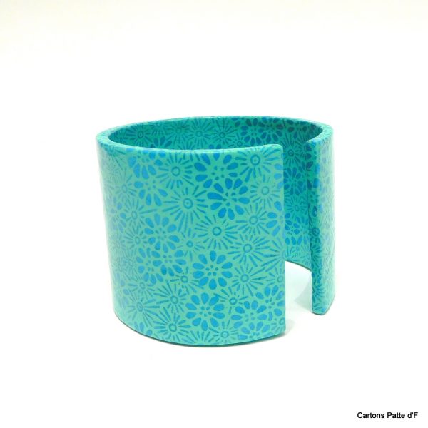 Bracelet manchette en carton - "Bleu turquoise fleuri"
