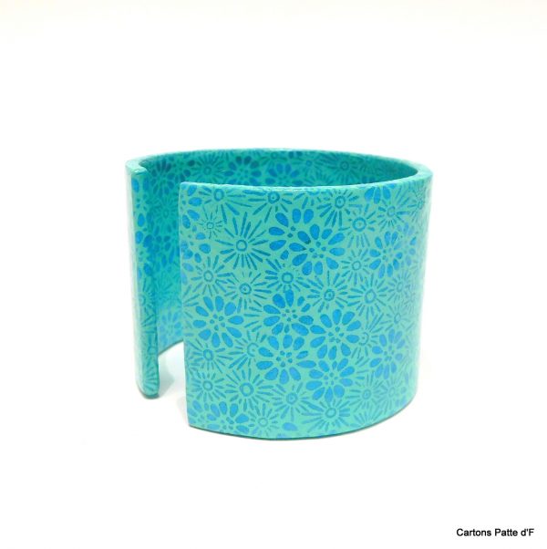 Bracelet manchette en carton - "Bleu turquoise fleuri"