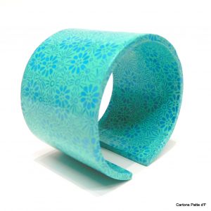 Bracelet manchette en carton - "Bleu turquoise fleuri" – Image 2