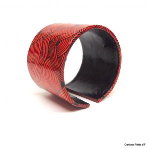 Bracelet manchette en carton - "Rouge nœuds" – Image 2
