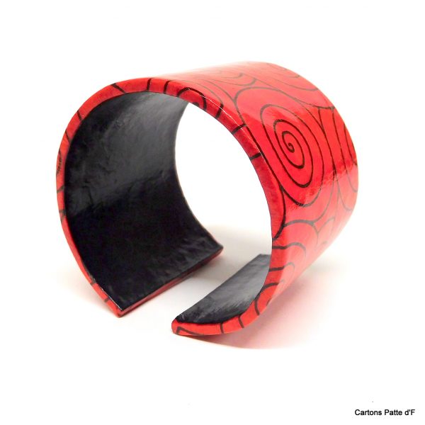 Bracelet manchette en carton - "Rouge et noir"