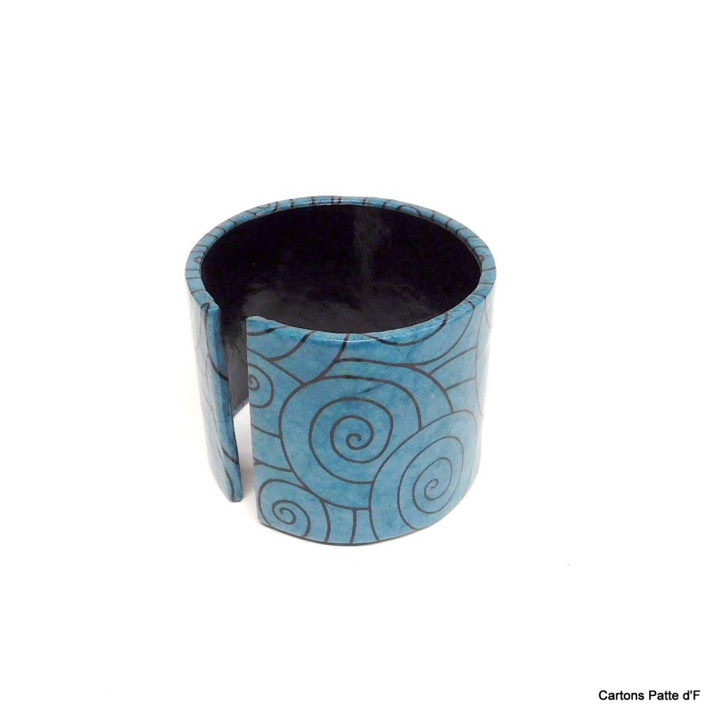 Bracelet manchette en carton - "Bleu et noir"