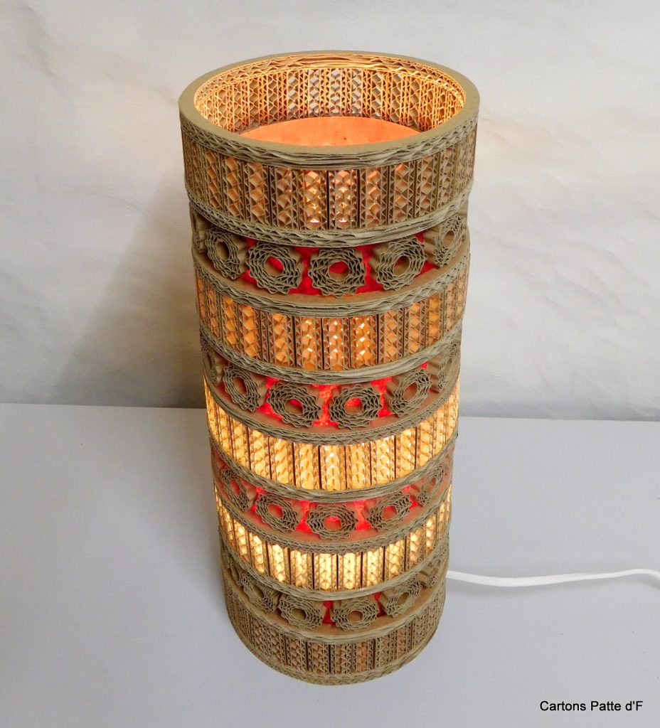 Lampe à poser cylindrique "Tour de Pise"