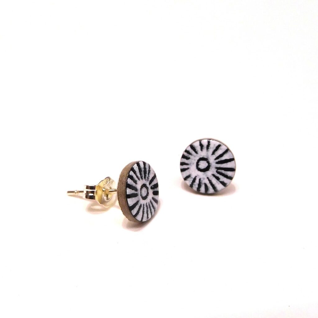 Boucles d'oreille en carton - Puces d'oreille - Soleil Noir et Blanc - Argent 925