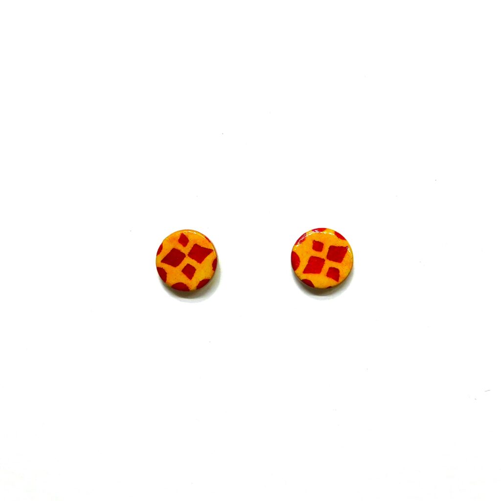 Boucles d'oreille en carton - Puces d'oreille - Jaune et petits losanges rouge - Argent 925