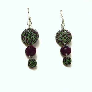 Boucles d'oreille en carton - Grappe - Bordeaux et Vert Feuilles - Argent 925 – Image 1
