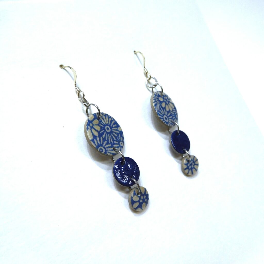 Boucles d'oreille en carton - Grappe - Fleurs Bleu-Porcelaine - Argent 925