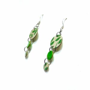 Boucles d'oreille en carton - Grappe - Blanc Feuilles Vertes - Argent 925 – Image 2