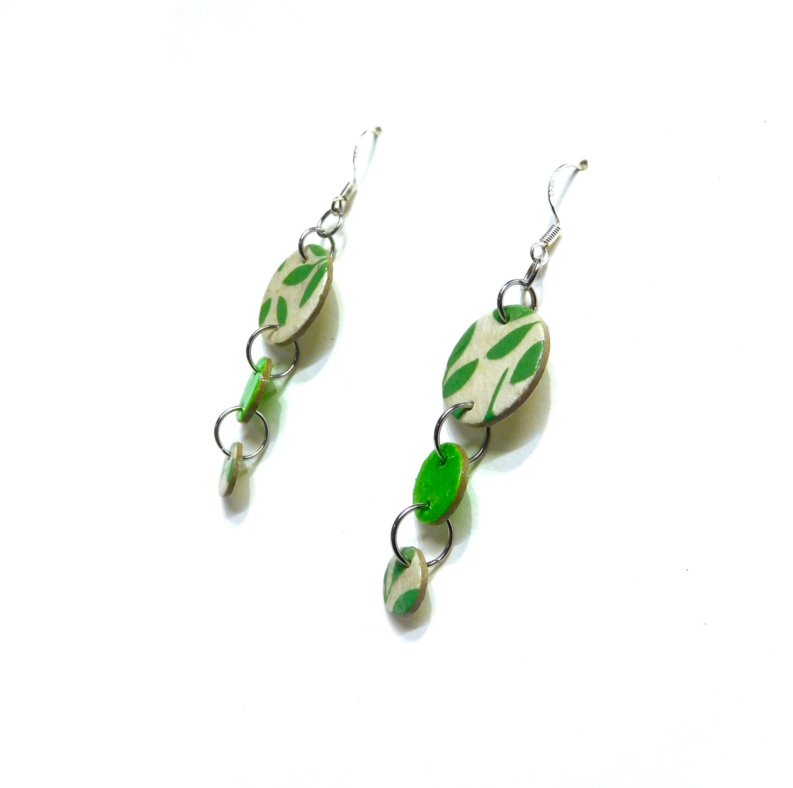 Boucles d'oreille en carton - Grappe - Blanc Feuilles Vertes - Argent 925