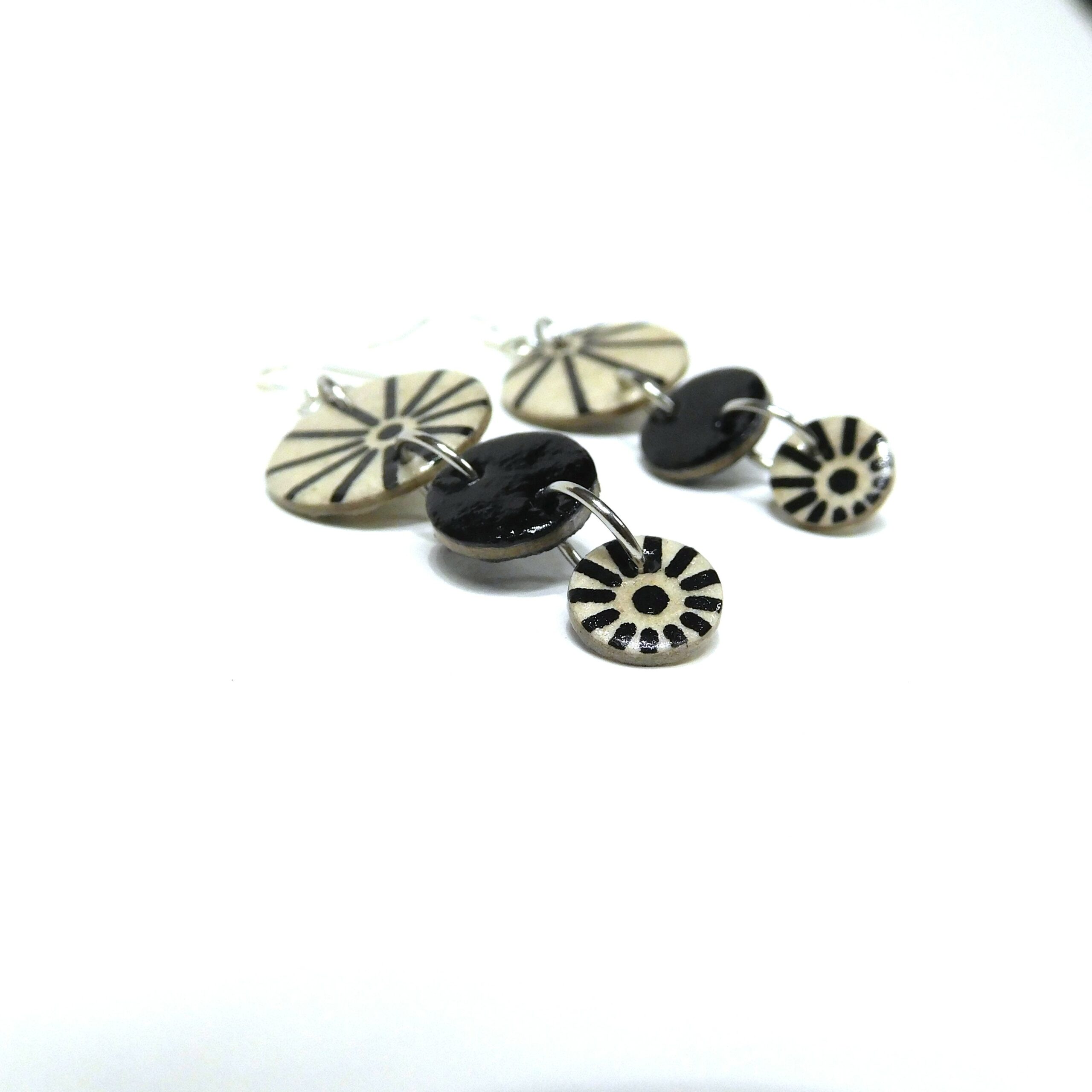 Boucles d'oreille en carton - Grappe - Blanc Étoile/Noir - Argent 925 – Image 4